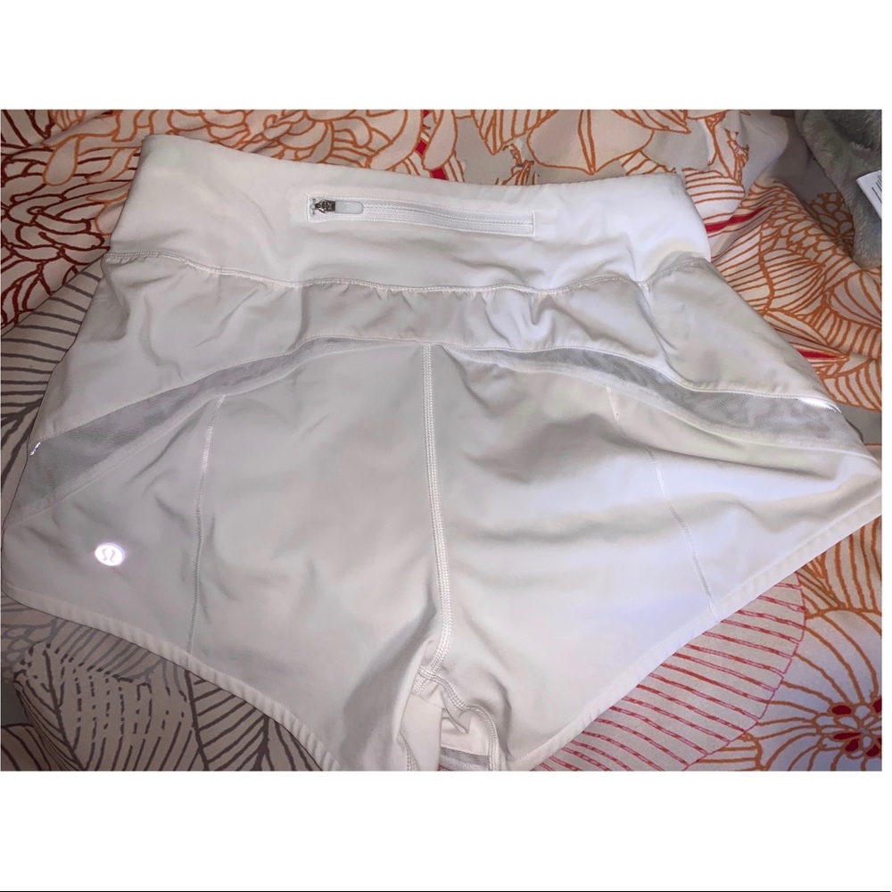 Lululemon shorts 🍋